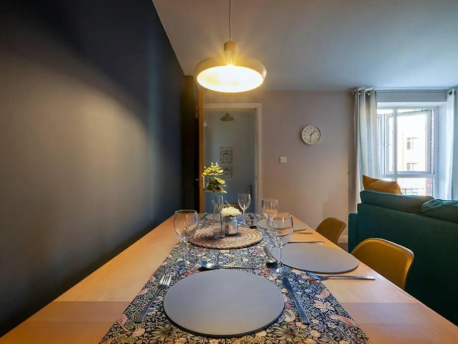 Lovely 2 Bedroom Apt At Ormeau Park W/ Free Parking Belfast