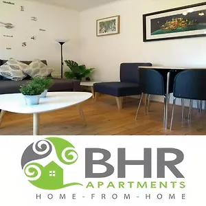 Very Location- Free Parking - 2 Bedrooms Apartment